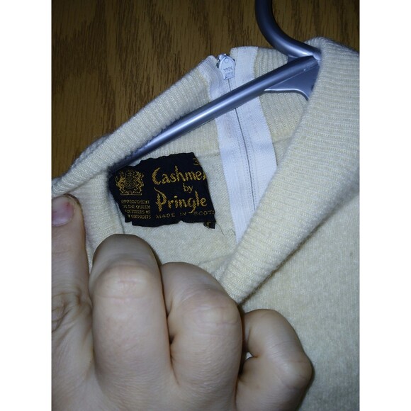 Cashmere By Pringle Sweater Made In Scotland Womens Size 36/92 Fits 28×16 Yellow - Picture 3 of 14